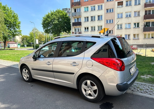 Peugeot 207 cena 10000 przebieg: 166000, rok produkcji 2009 z Głogów małe 106